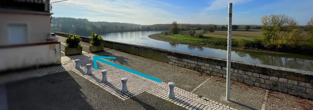 Photo du parking de l'esplanade Saint-Pierre à Tonneins, pour repérer l'accès au cabinet d'ostéopathie